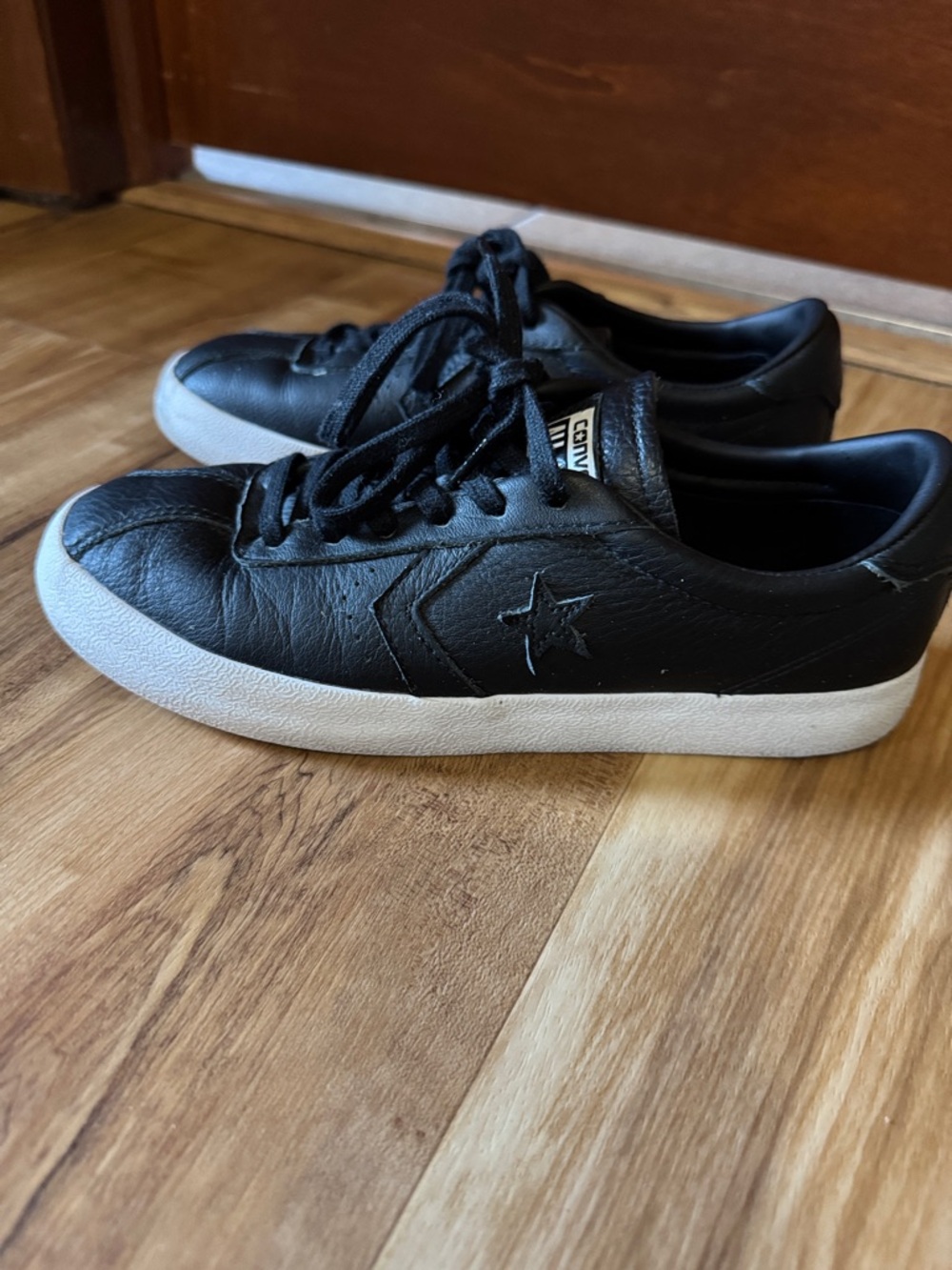 Converse shoes size 6.5 women’s or 5 men’s